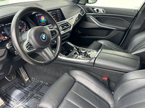 Used 2022 BMW X5 M50i w/ Parking Assistance Package AWD/4WD image 9