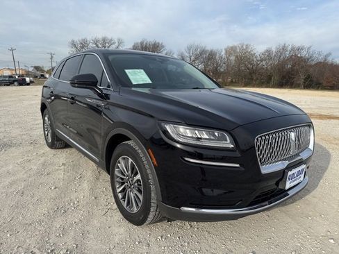 Used 2022 Lincoln Nautilus FWD w/ Premium Package image 8