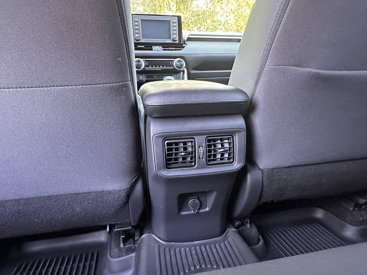 Used 2022 Toyota RAV4 LE FWD image 26