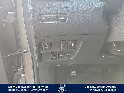 Used 2018 Nissan Rogue SV AWD/4WD image 39