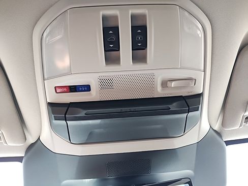 Used 2025 Subaru Ascent Bronze Edition image 41