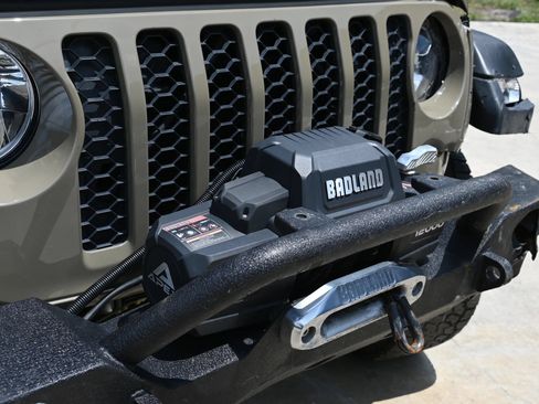 Used 2020 Jeep Gladiator Sport w/ Quick Order Package 24S AWD/4WD image 9