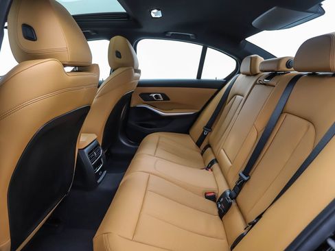 Used 2025 BMW 330i xDrive Sedan w/ Premium Package image 21