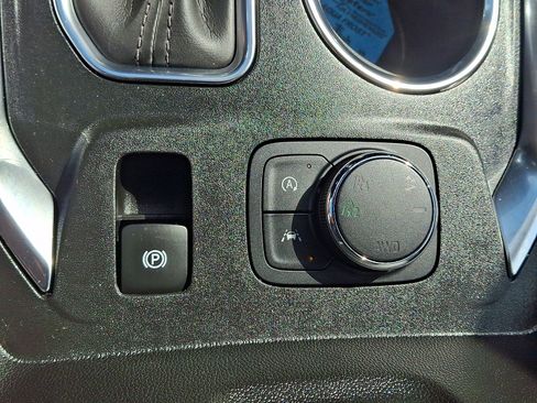 Used 2023 Chevrolet Traverse Premier w/ Redline Edition AWD/4WD image 28