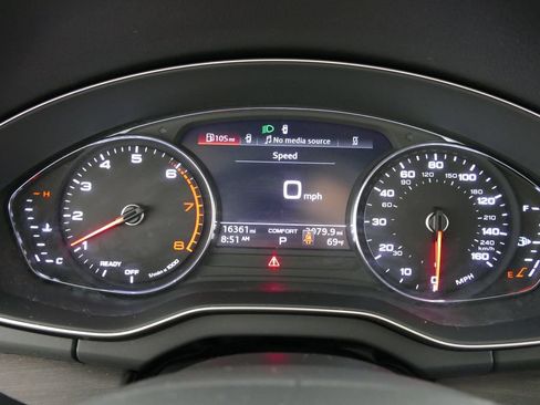 Used 2023 Audi Q5 2.0T Premium w/ Convenience Package AWD/4WD image 15