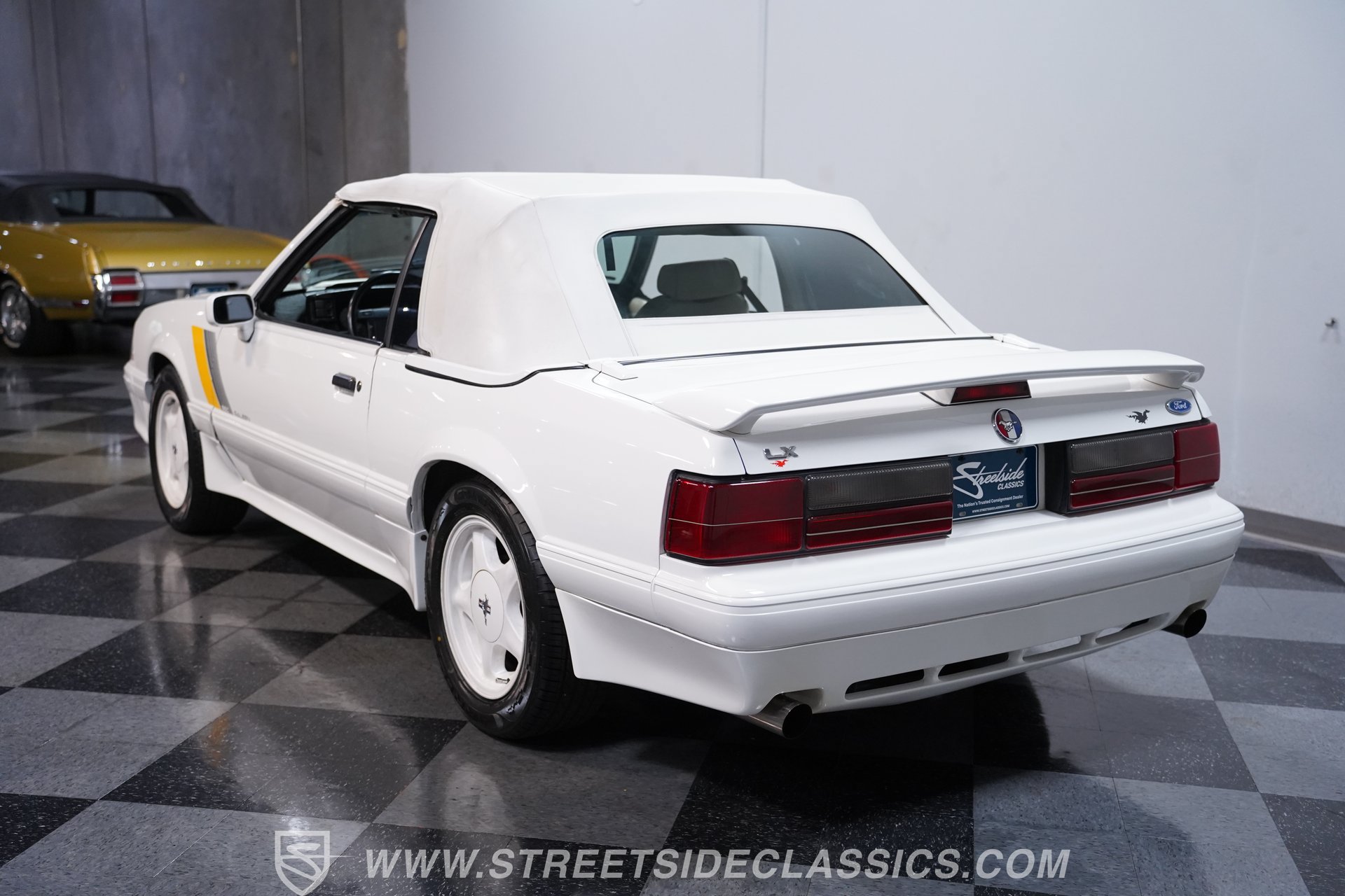 Used 1993 Ford Mustang LX RWD image 8