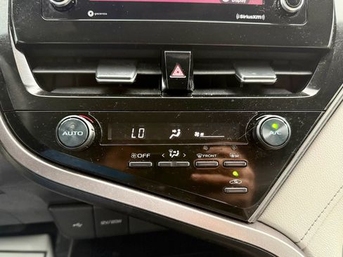Used 2021 Toyota Camry SE w/ Cold Weather Package AWD/4WD image 18
