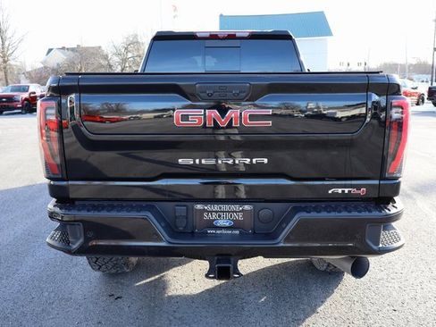 Used 2025 GMC Sierra 2500 AT4 w/ AT4 Premium Plus Package image 17