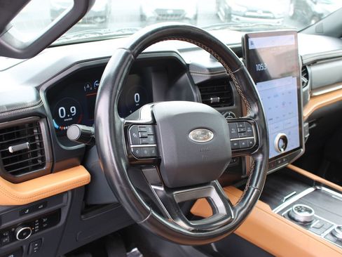 Used 2023 Ford Expedition Platinum AWD/4WD image 10