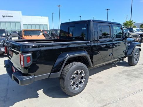 New 2026 Jeep Gladiator Sport image 7