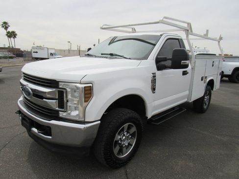 Used 2019 Ford F250 XL w/ STX Appearance Package AWD/4WD image 18
