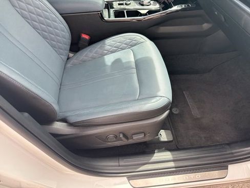 Used 2025 Kia Sorento SX Prestige AWD/4WD image 32