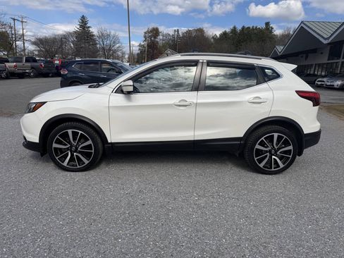Used 2019 Nissan Rogue Sport SL AWD/4WD image 2