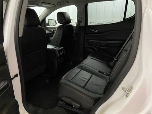 Used 2023 GMC Acadia SLT image 24