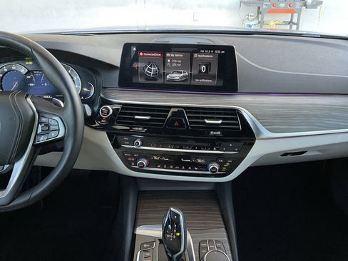 Used 2017 BMW 540i xDrive image 9
