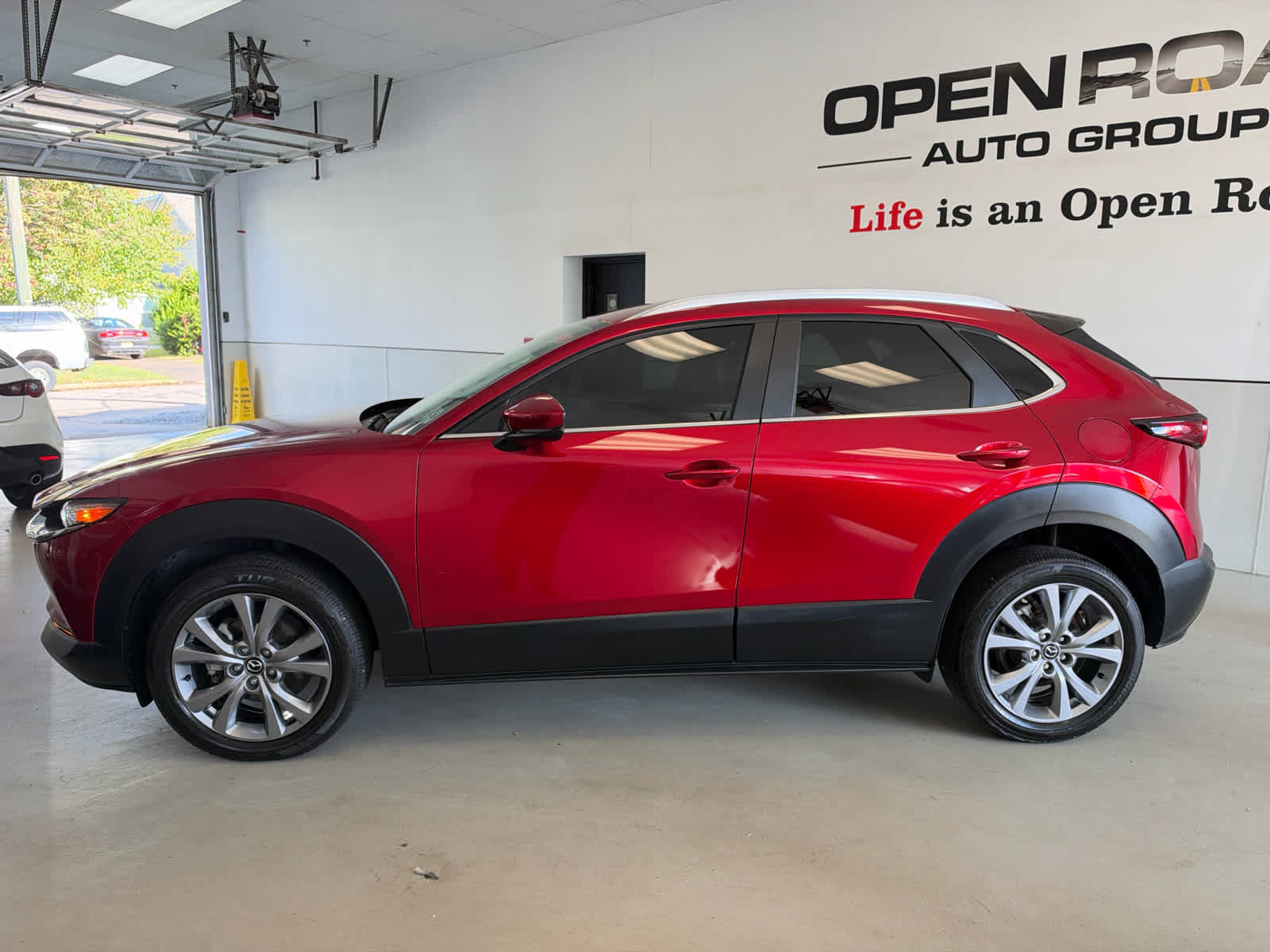 Used 2023 MAZDA CX-30 AWD 2.5 S w/ Select Package image 2