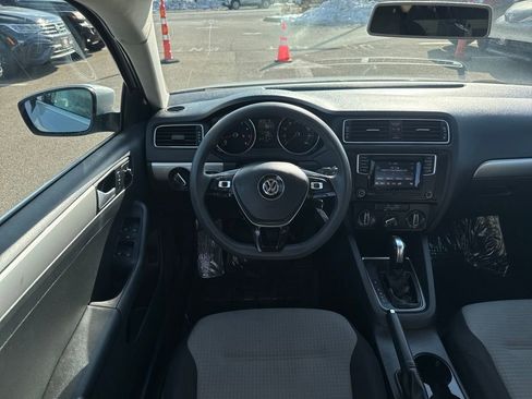 Used 2017 Volkswagen Jetta S image 11