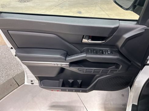 Used 2024 Toyota Tacoma TRD Sport image 12