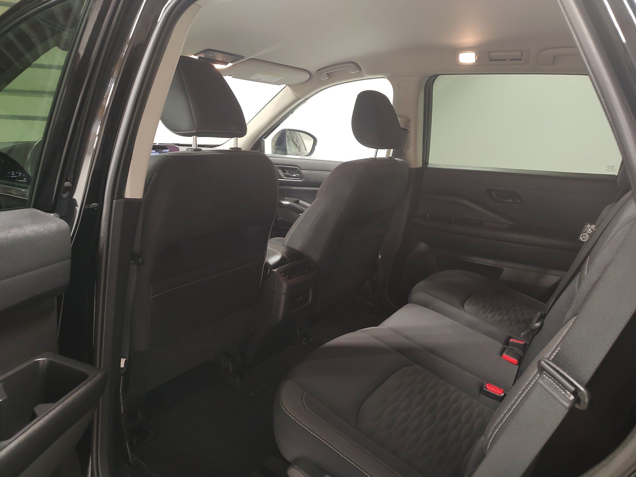 Used 2025 Nissan Pathfinder SV AWD/4WD image 11