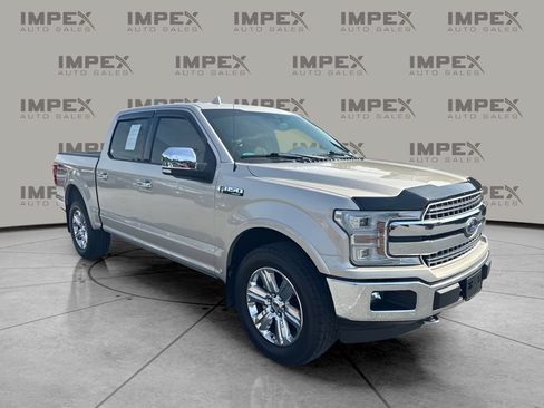 Used 2018 Ford F150 Lariat w/ Equipment Group 502A Luxury AWD/4WD image 4