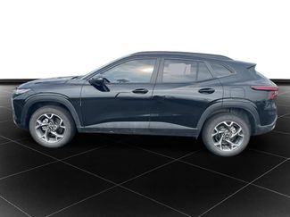 Used 2025 Chevrolet Trax LT w/ LT Convenience Package FWD video 2