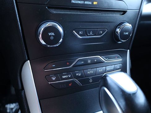 Used 2018 Ford Edge SEL FWD image 32