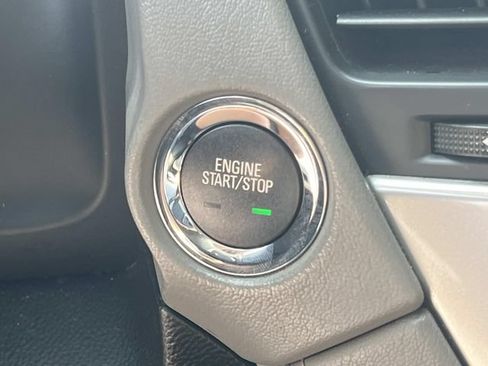 Used 2019 Chevrolet Suburban LT AWD/4WD image 40