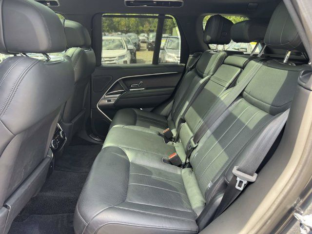 Used 2024 Land Rover Range Rover SE AWD/4WD image 17