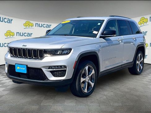 Used 2023 Jeep Grand Cherokee 4WD 4xe image 3