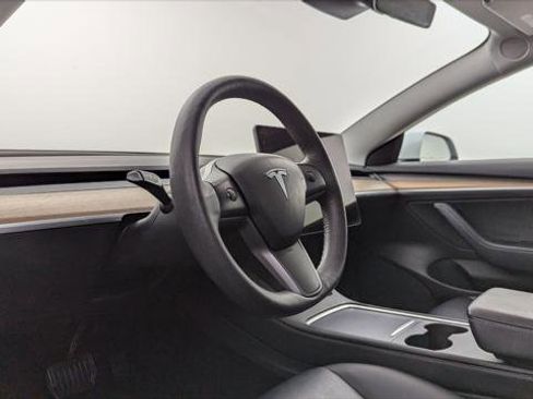 Used 2023 Tesla Model 3 Standard Range image 22