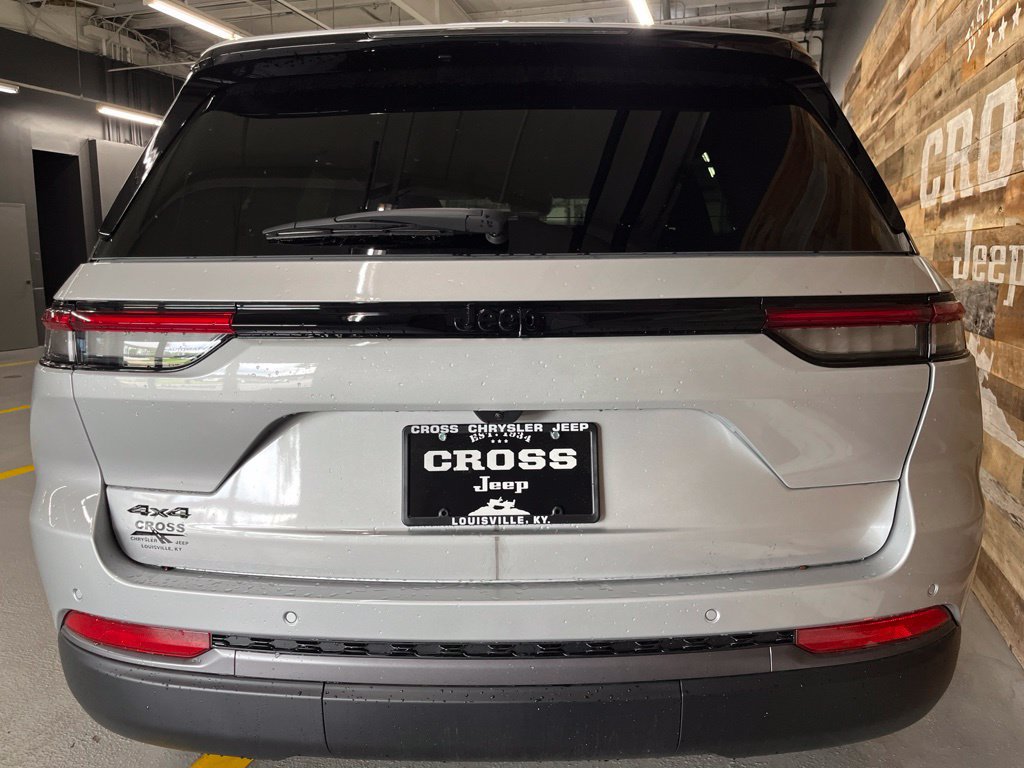 New 2026 Jeep Grand Cherokee Altitude AWD/4WD image 23