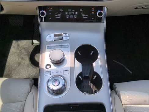 New 2026 Genesis GV70 2.5T Select image 17