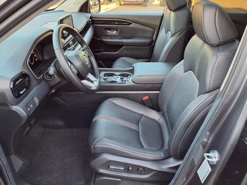 Certified 2025 Honda Pilot Touring image 15