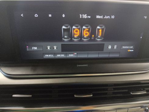 Used 2022 Kia Telluride S FWD image 25