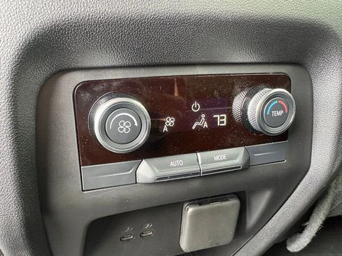 Used 2025 Buick Enclave Sport Touring w/ Power Package image 45