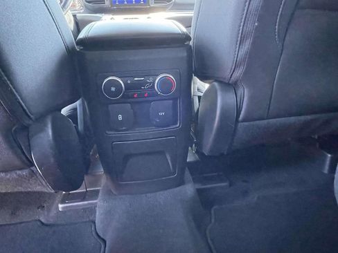 Used 2022 Ford Explorer XLT RWD image 16