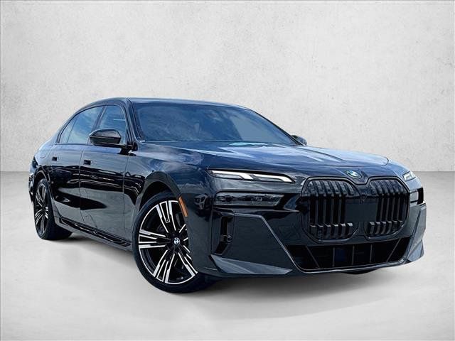 Used 2023 BMW 760i xDrive AWD/4WD image 12