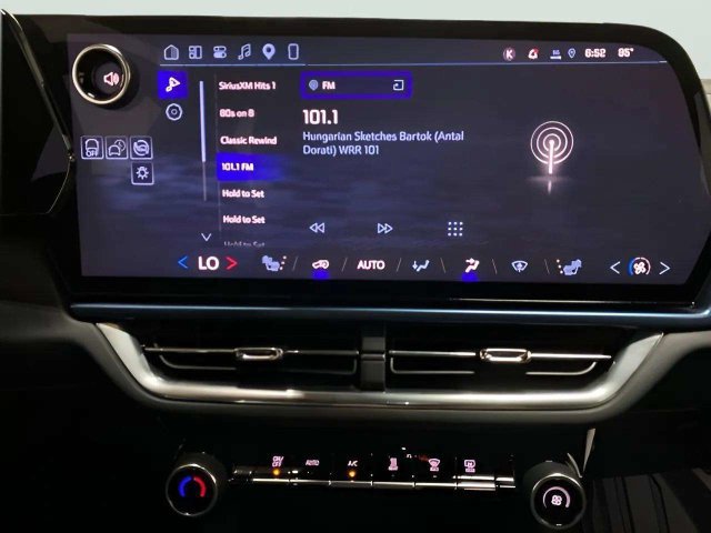 Used 2024 Chevrolet Equinox EV LT FWD image 36