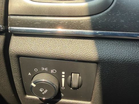 Used 2018 Jeep Grand Cherokee Limited AWD/4WD image 23