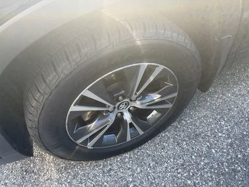 Used 2016 Toyota Highlander XLE AWD/4WD image 5