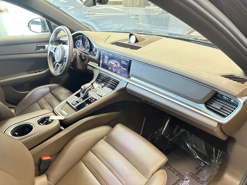 Used 2018 Porsche Panamera 4S image 45