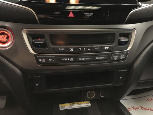 Used 2021 Honda Pilot Special Edition image 13