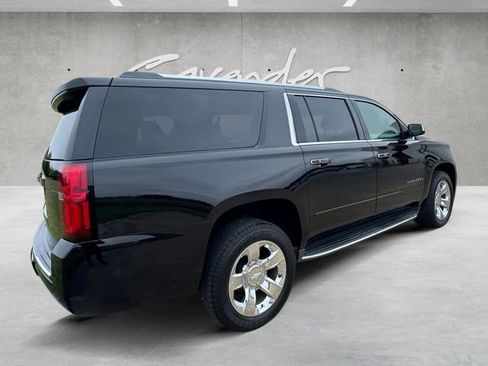 Used 2018 Chevrolet Suburban Premier image 8