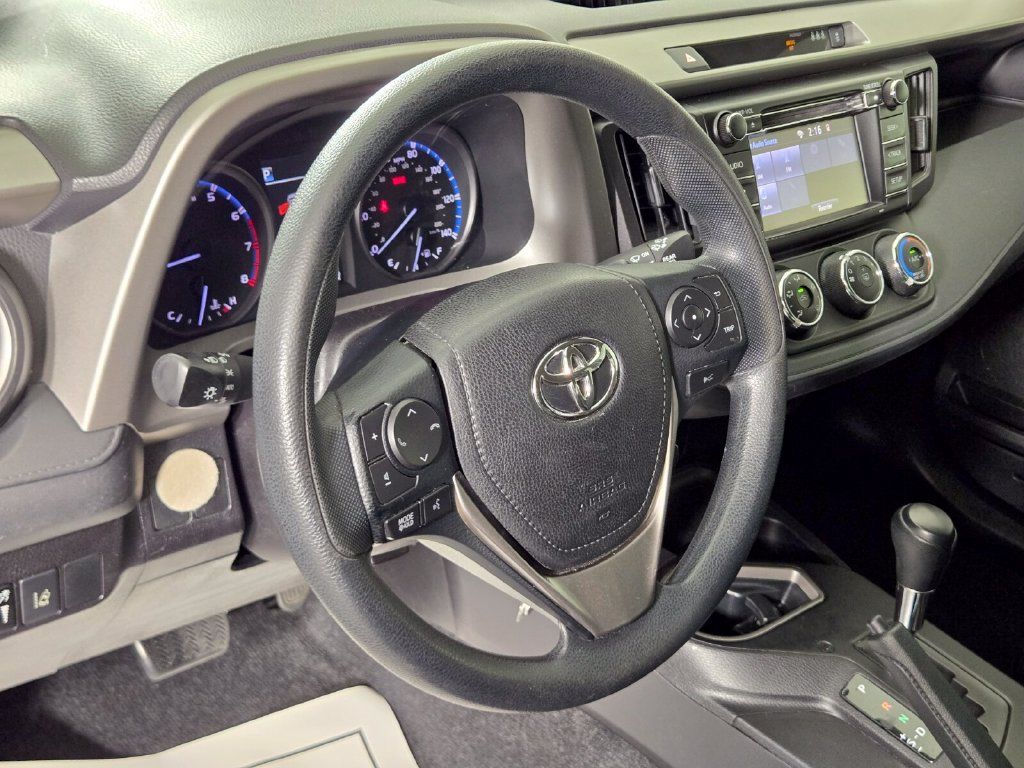 Used 2018 Toyota RAV4 LE w/ Carpet Mat Package FWD image 26