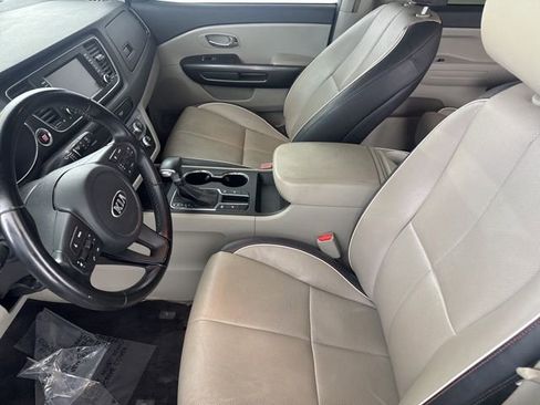 Used 2020 Kia Sedona EX FWD image 23
