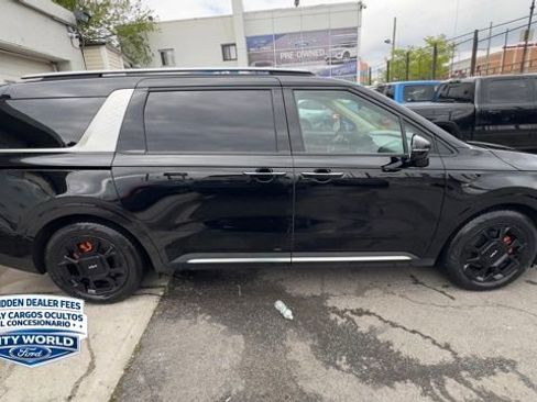 Used 2026 Kia Carnival SX FWD image 4