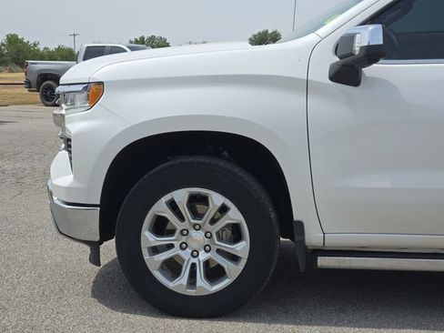 Used 2025 Chevrolet Silverado 1500 LTZ w/ LTZ Premium Package AWD/4WD image 8