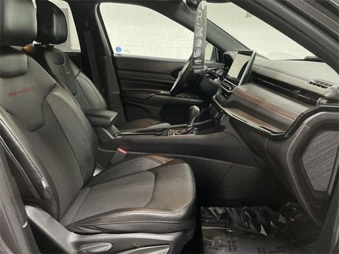 Used 2024 Jeep Compass Trailhawk image 18