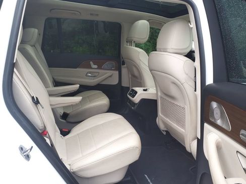 Used 2023 Mercedes-Benz GLS 450 4MATIC image 12