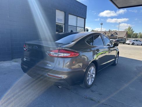 Used 2020 Ford Fusion SE FWD image 8